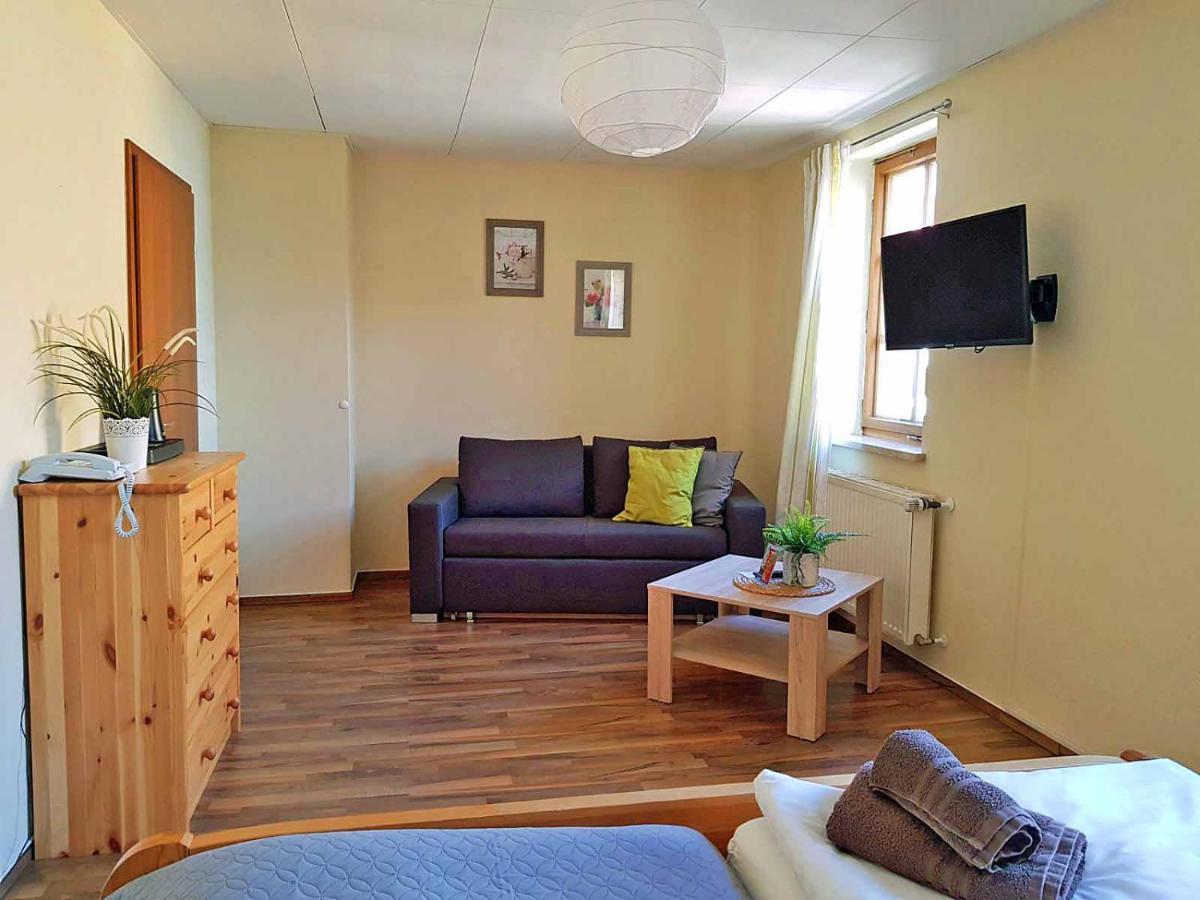 Thueringer Landhotel Edelhof Uhlstadt-Kirchhasel ภายนอก รูปภาพ
